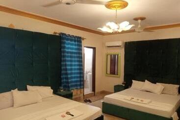 پانسیون Hill View Guest House Karachi