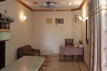 پانسیون Hill View Guest House Karachi