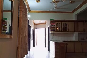 پانسیون Hill View Guest House Karachi
