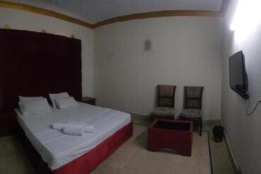 پانسیون Hill View Guest House Karachi