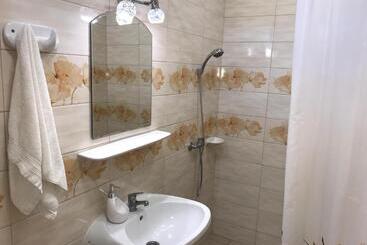 تختخواب و صبحانه Tó Party Apartman