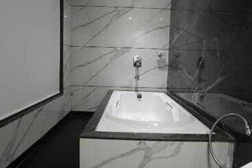 هتل Megh Inn