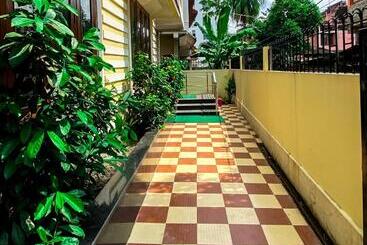 پانسیون Revlin Inn, A Luxury Guesthouse