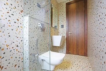 Frankstay By Hotel Preet In 05 Mints Walking Distance Nizamuddin Railway Station