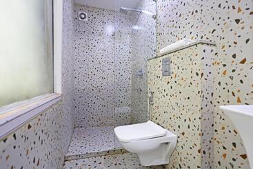 Frankstay By Hotel Preet In 05 Mints Walking Distance Nizamuddin Railway Station