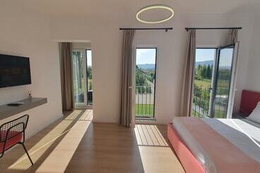 هتل Nerium Garden Inn Tirana Airport