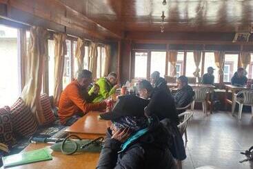 هتل Sherpa Lodge