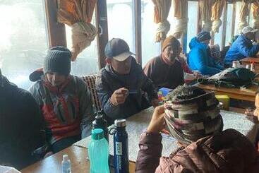 هتل Sherpa Lodge