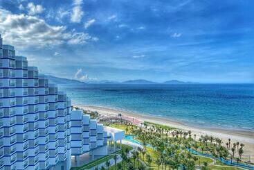 هتل The Cam Ranh Resort All Luxury Service