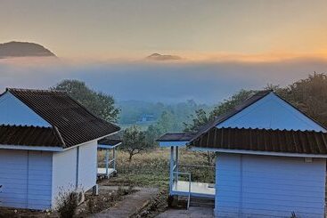 پانسیون Pai Sunrise Camping Resort