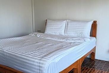 پانسیون Pai Sunrise Camping Resort