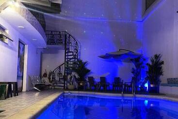 پانسیون The View Hostel & Lounge