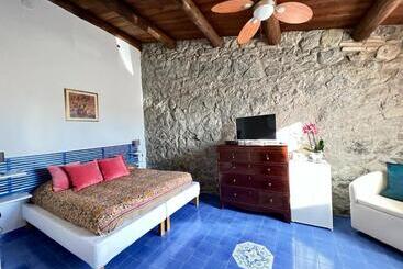 تختخواب و صبحانه Collina Blu