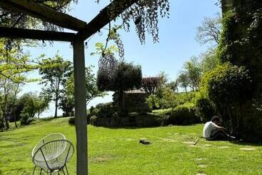 تختخواب و صبحانه Collina Blu