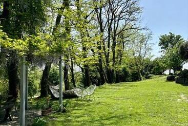 تختخواب و صبحانه Collina Blu