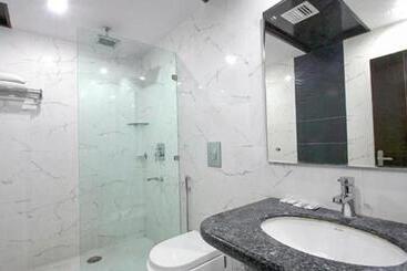 Fabhotel Station 3