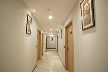 هتل Krishna Inn