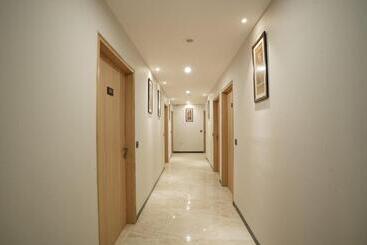 هتل Krishna Inn