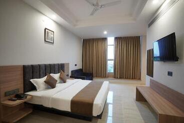 هتل Krishna Inn