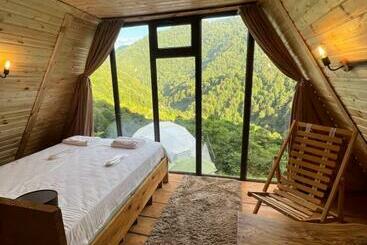 تختخواب و صبحانه Mtirala Skhivi Cottage