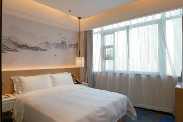 Paco Hotel Shenzhen Luohu Port