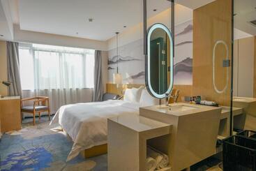 Paco Hotel Shenzhen Luohu Port