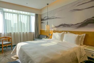 Paco Hotel Shenzhen Luohu Port