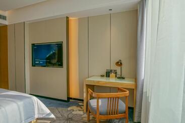 Paco Hotel Shenzhen Luohu Port