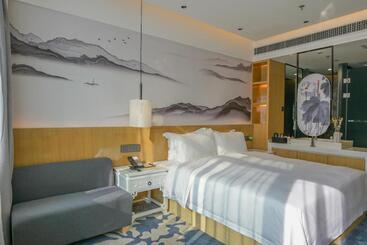 Paco Hotel Shenzhen Luohu Port