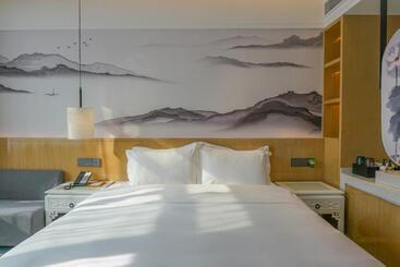 Paco Hotel Shenzhen Luohu Port