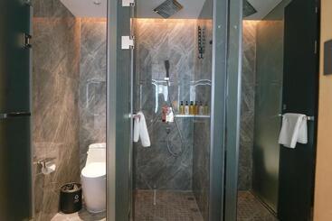 Paco Hotel Shenzhen Luohu Port