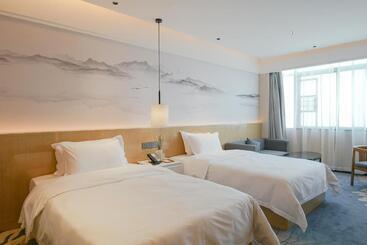 Paco Hotel Shenzhen Luohu Port
