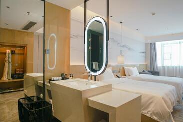 Paco Hotel Shenzhen Luohu Port