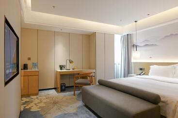 Paco Hotel Shenzhen Luohu Port