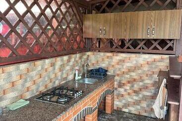 پانسیون Casa Tudor