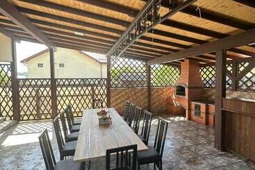 پانسیون Casa Tudor