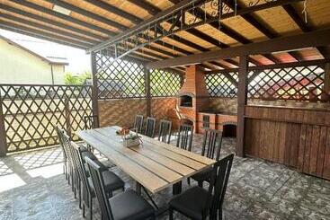 پانسیون Casa Tudor
