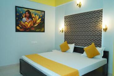 هاستل Golden Lotus Varanasi