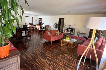 تختخواب و صبحانه Harmony Inn Miraflores