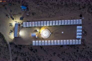 هتل Sam Dunes Safari Campus