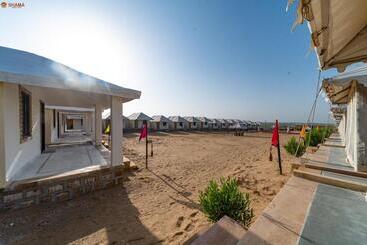 هتل Sam Dunes Safari Campus