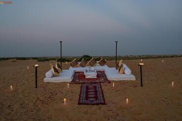 هتل Sam Dunes Safari Campus