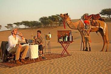 هتل Sam Dunes Safari Campus