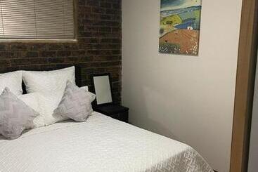 膳宿费 We Love Properties Guest House