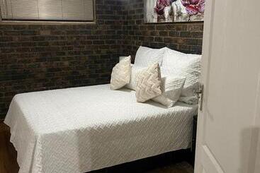 膳宿费 We Love Properties Guest House