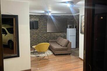 膳宿费 We Love Properties Guest House