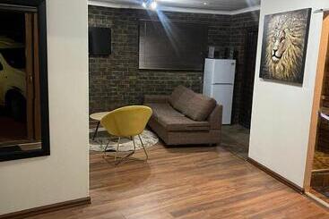 膳宿费 We Love Properties Guest House