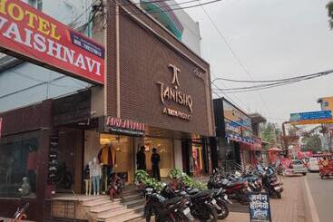 هتل Vaishnavi Near Baba Dham Temple