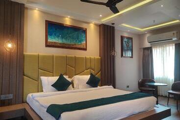 هتل The Dibrugarh Resort