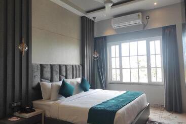 هتل The Dibrugarh Resort